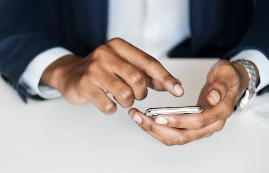 what-to-build-first-in-your-mobile-app:-a-practical-guide-for-founders